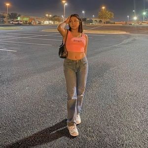 Meet your Posher, Rosslyne